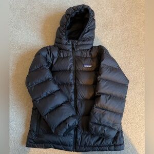 Patagonia Kids’ Hi-Loft Down Sweater Hoody. Black. Size Small (7/8)